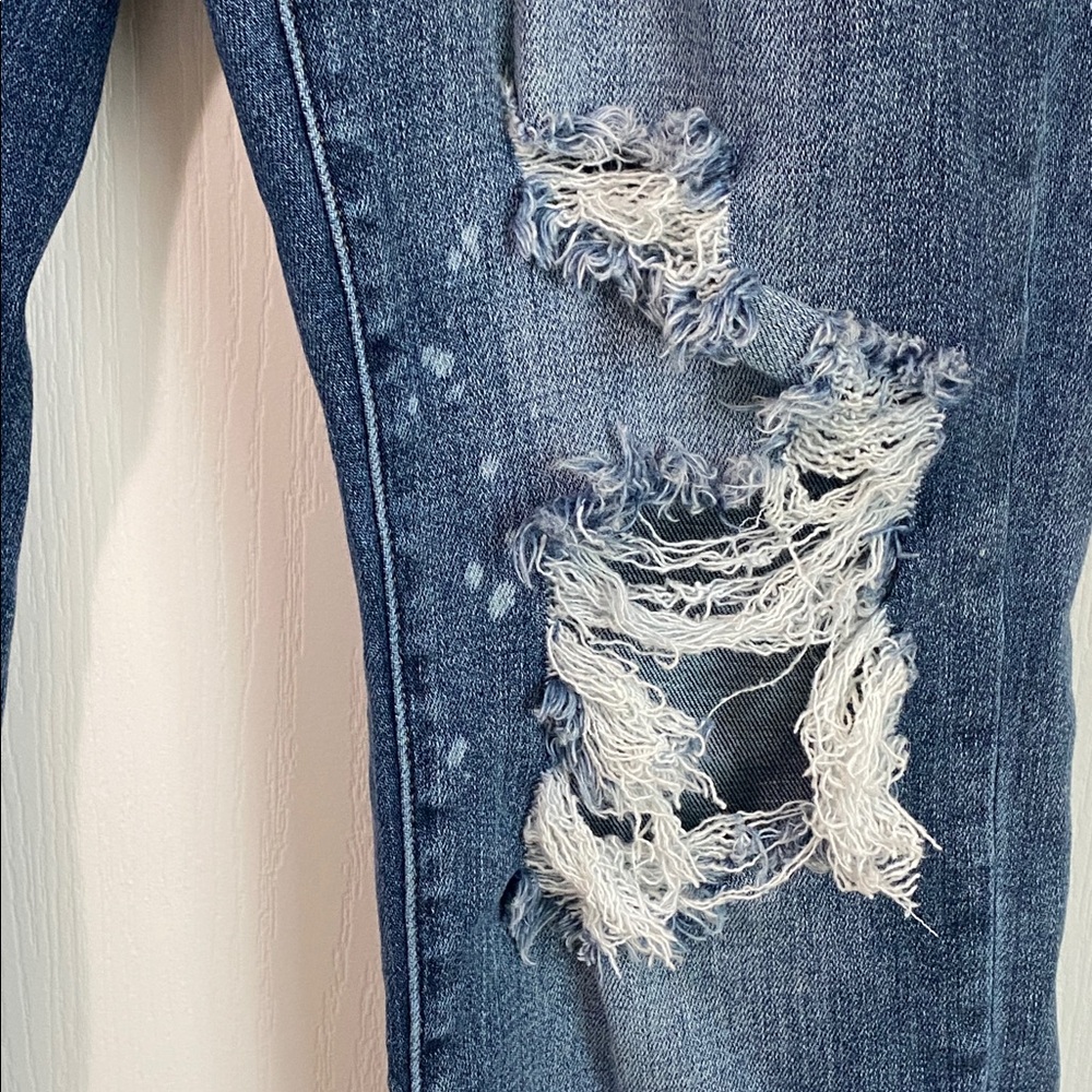 Judy Blue Beach Splash Distressed Boyfriend‎ Jeans - Picture 8 of 16